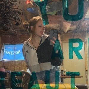 Meet your Posher, Paige